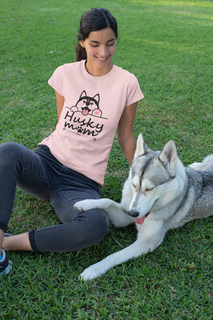 Husky Mom T-Shirt – Perfect Gift for Dog Lovers!